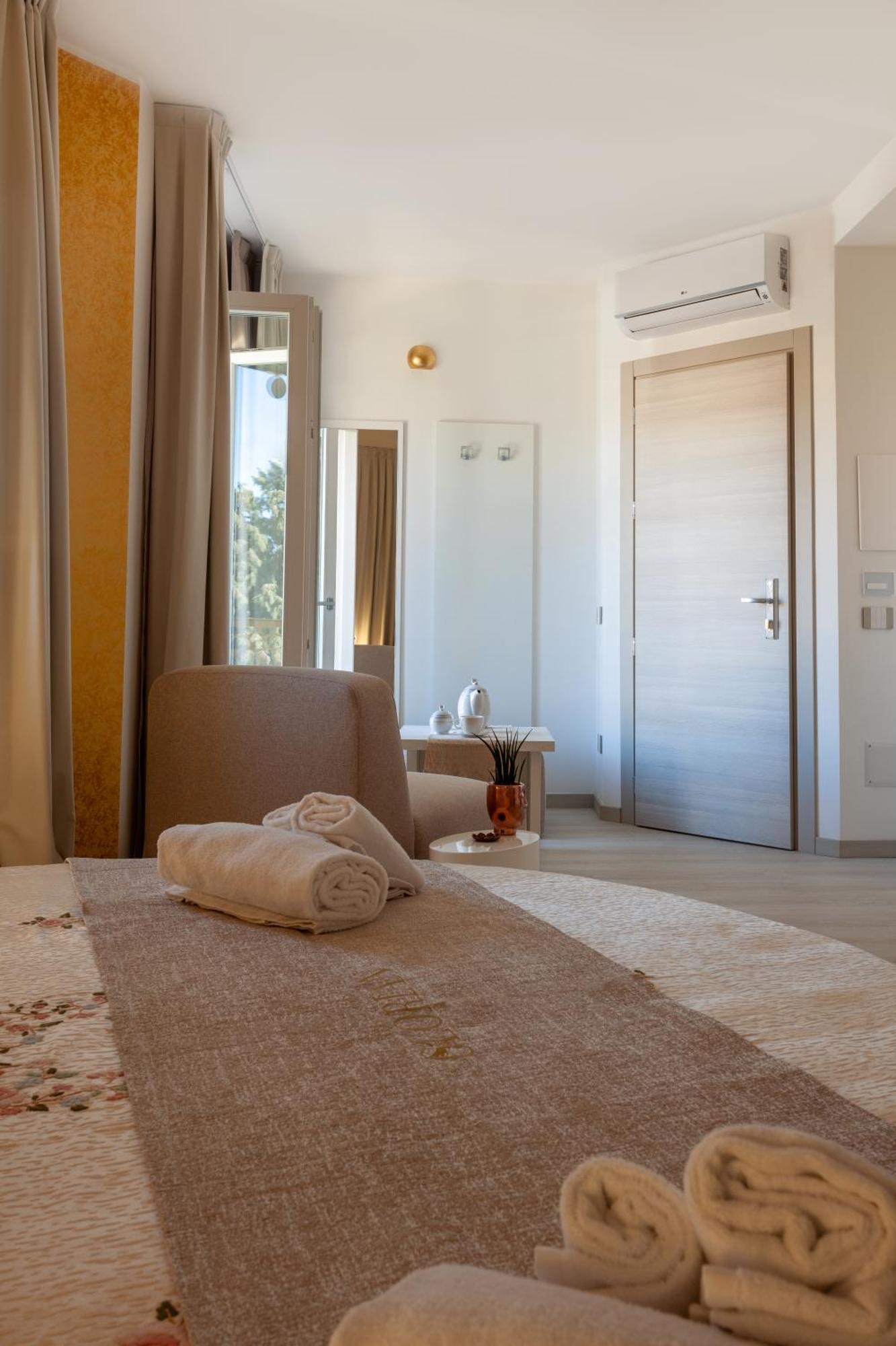 Glorian Hotel Пула Екстериор снимка